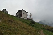 27 In vista del Rif. Bietti (1719 m)